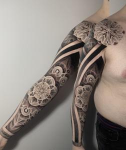 Фотография Bloodstain Tattoo 3